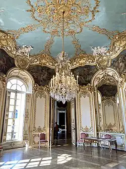 The Salon Oval de la Princesse of the Hôtel de Soubise (Paris), 1737–1739, by Germain Boffrand, Charles-Joseph Natoire and Jean-Baptiste Lemoyne[177]