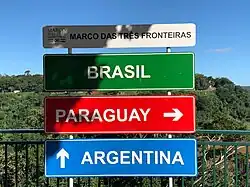 Signpost on Brazilian side noting the triple frontier