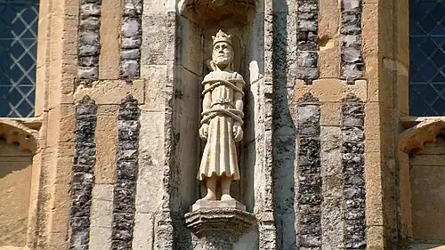photograph of statue of Edmund