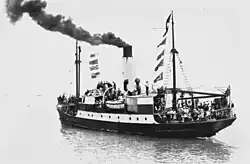 StateLibQld 1 147795 Steamship Nikau with a full load of passengers