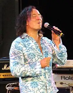 Augeri performing in 2018
