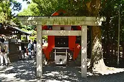 An unusual kaku-torii (角鳥居; lit. square torii) at Sumiyoshi Taisha: the nuki does not protrude and all members are square in section.