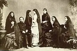The Seven Sutherland Sisters were singing and showing off their famous floor-length hair in a sideshow of Barnum &amp; Bailey's from about 1882 to 1907.