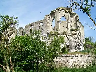 The ruined chateau chapel in Thiers-sur-Thève