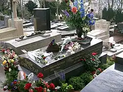 A photograph of Piaf's grave in Père Lachaise Cemetery, Paris