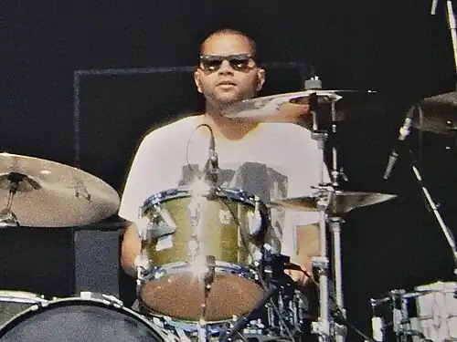 Train, V Festival 2014, Chelmsford (14788604540) (cropped).jpg