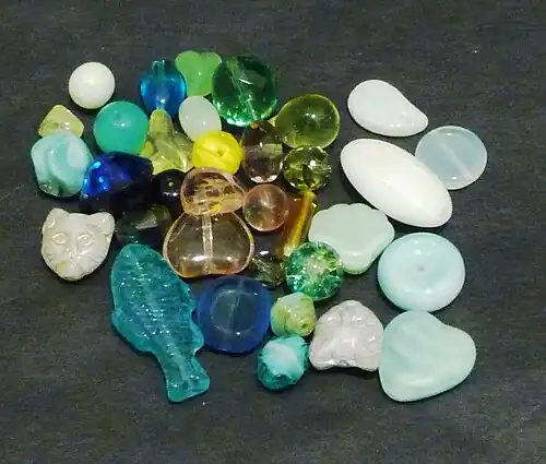Modern uranium glass beads