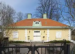 The front of a single-floor house