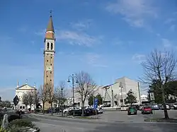 The parish church of Santa Maria Assunta and San Prosdocimo. On the right, the town hall