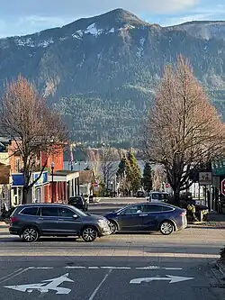 Facing south toward the Columbia River from 2nd Avenue