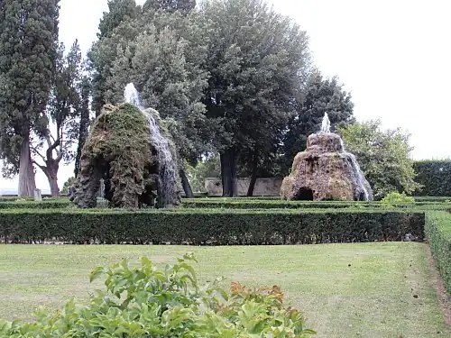 The Mette fountains in the lower garden