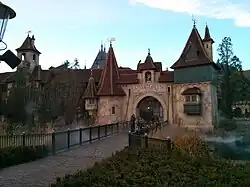 Entrance to Raveleijn, Park Show