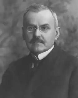 Wladyslaw Grabski ca 1930 (color adjustments).png