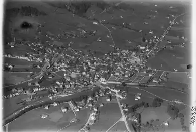 Aerial view from 400 metres (1,300&nbsp;ft) by Walter Mittelholzer (1922)